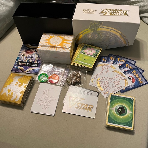 Pokemon Brilliant Stars Elite Trainer Box*** see description - Picture 1 of 1